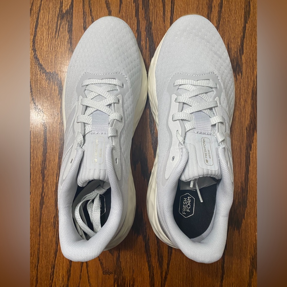 New Balance Arishi V4 Fresh Foam LIGHTWEIGHT  Women's Low Top Athletic Sneakers - Picture 5 of 7